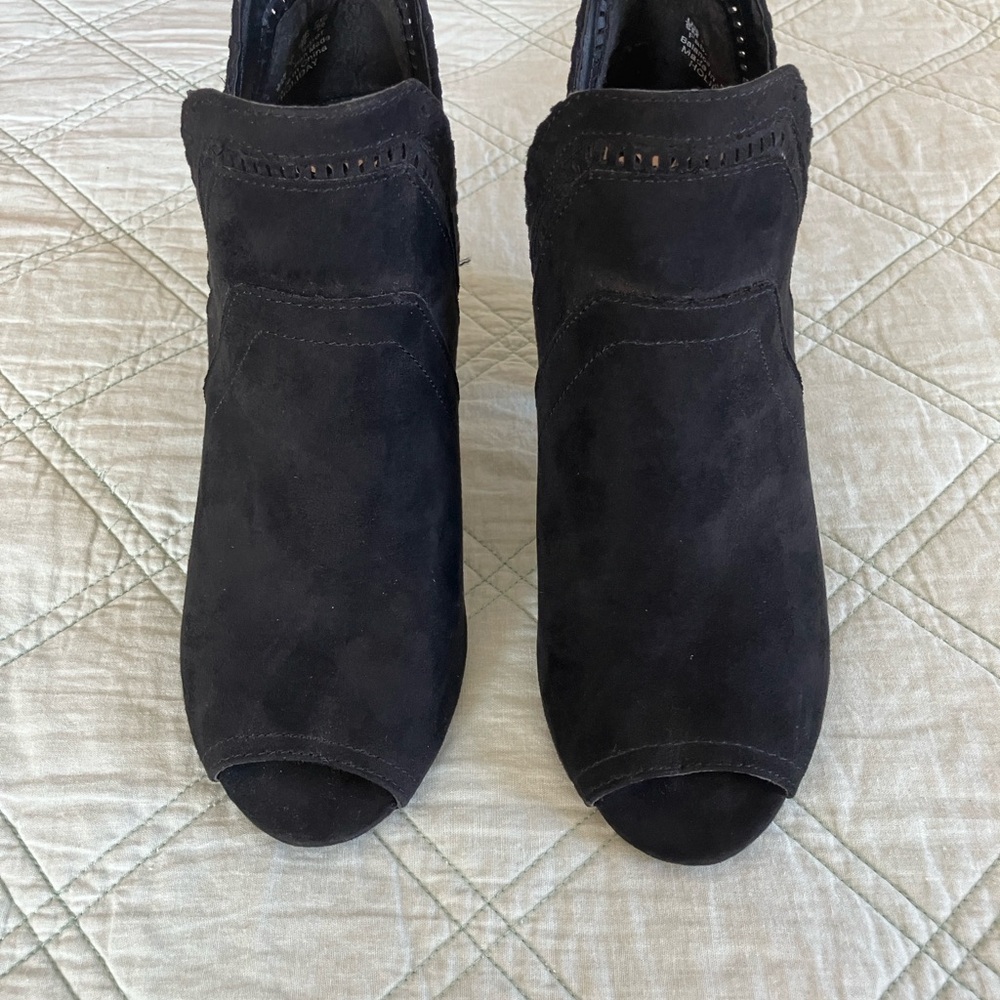 Fergalicious Booties - Picture 4 of 10